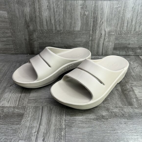 OOFOS NOMAD Women's size 10/EURO 41 Tan Sandals - Picture 3 of 7